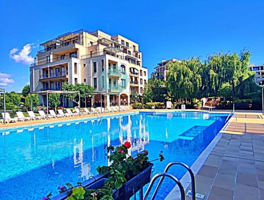 Sorrento Sole Mare - Apartments By The Beach Свети Влас Екстериор снимка
